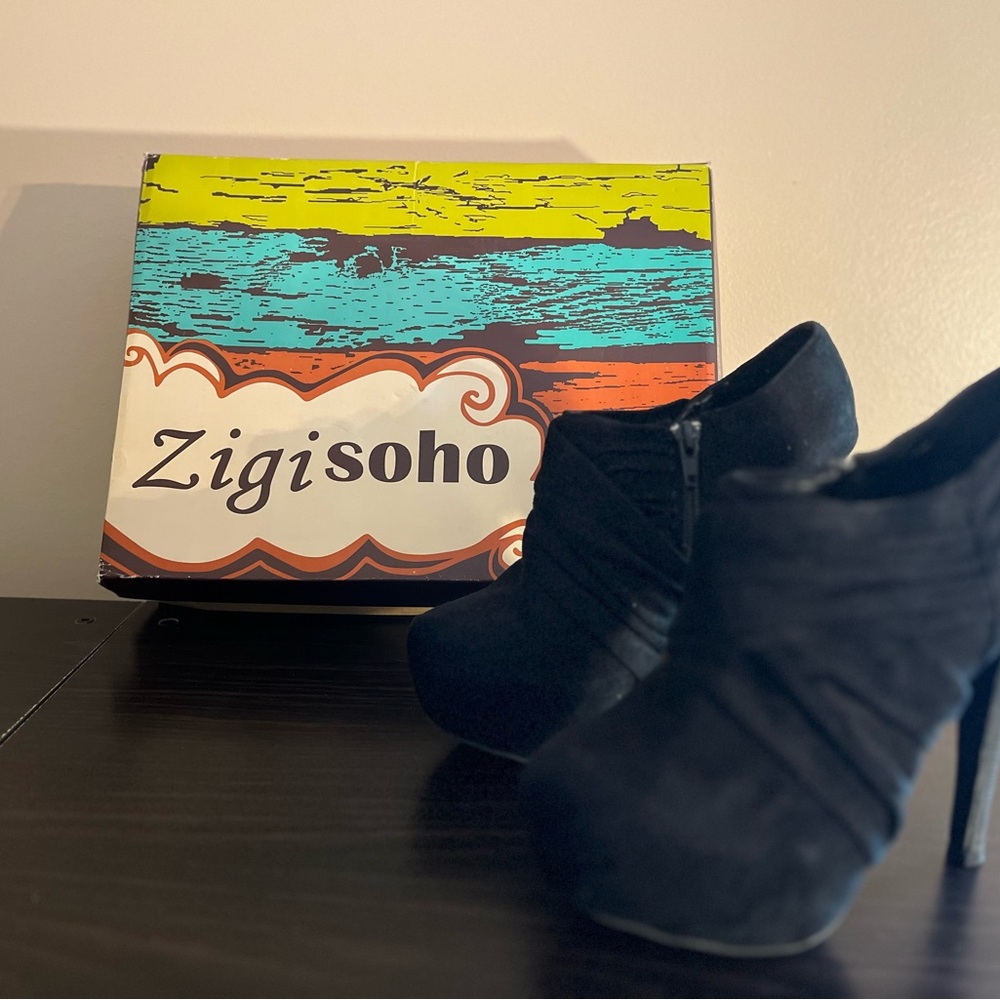 Zigi Soho Elegant Black Heeled Boots